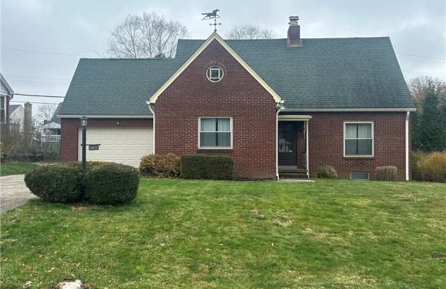 2677 W Ridgewood Circle - 2677 West Ridgewood Circle, Zanesville, OH 43701