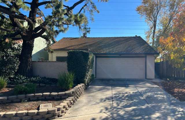 Single story two-bedroom home located in Northwest Modesto! - 1124 Tasmania Way, Modesto, CA 95356