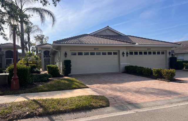2bd/2ba/2 car garage in Venetia photos photos