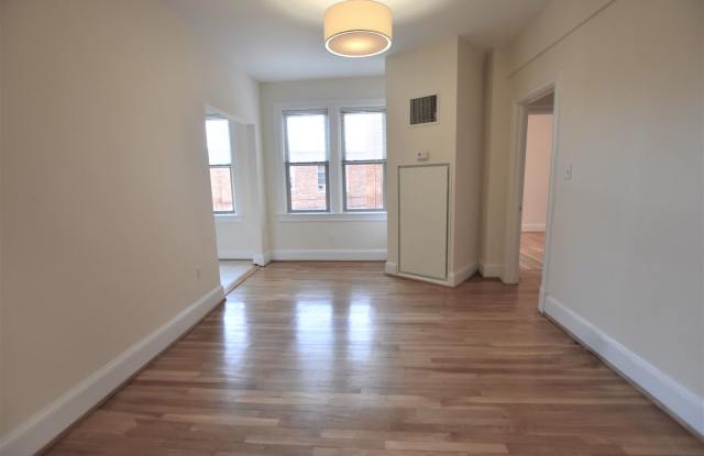 Spectacular 1BR, 1BA in the heart of Cleveland Park! Gallery 3