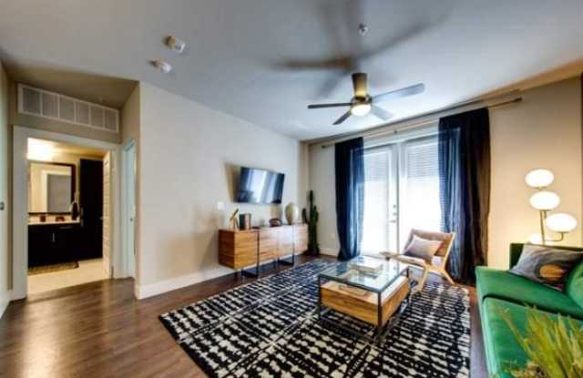 2579 Elmont Dr Gallery 3