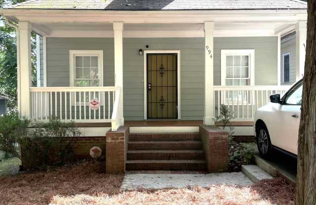 994 Sims Street Gallery 2