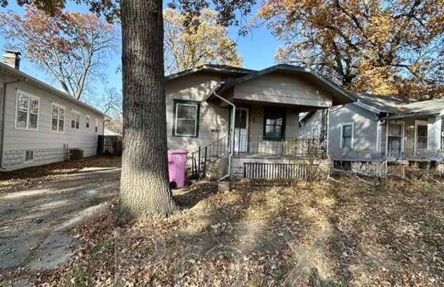 419 E Jackson - 419 East Jackson Street, Pittsburg, KS 66762 419 E Jackson - 419 East Jackson Street, Pittsburg, KS 66762