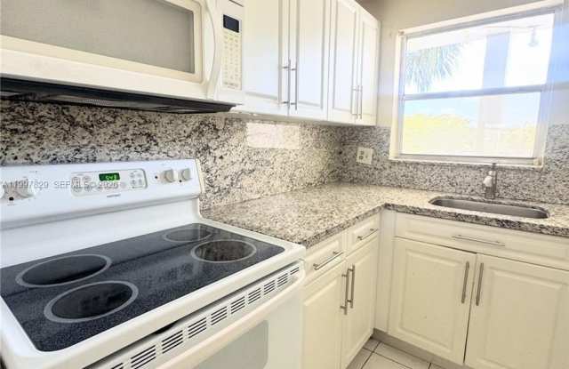 8200 Sunrise Lakes Blvd photos photos