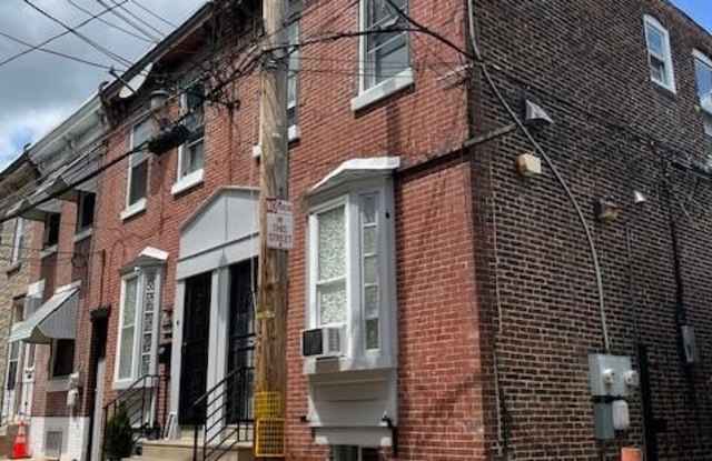 1537 GILLINGHAM STREET photos photos