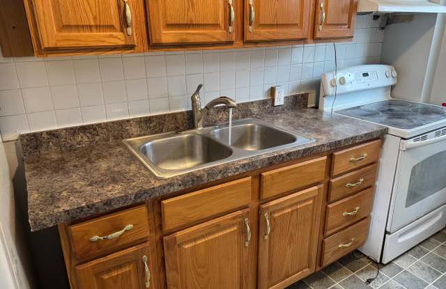 526 RANDOM Road unit: 1St Floor photos photos