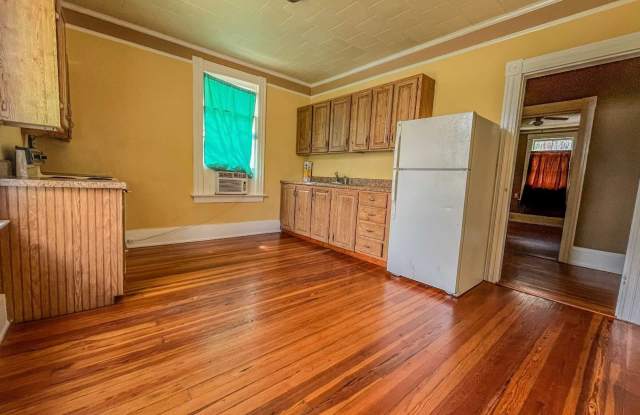 196 SE CAMP STREET 201 Gallery 3