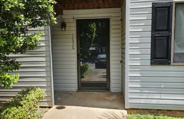 1636 Hunters Trail photos photos