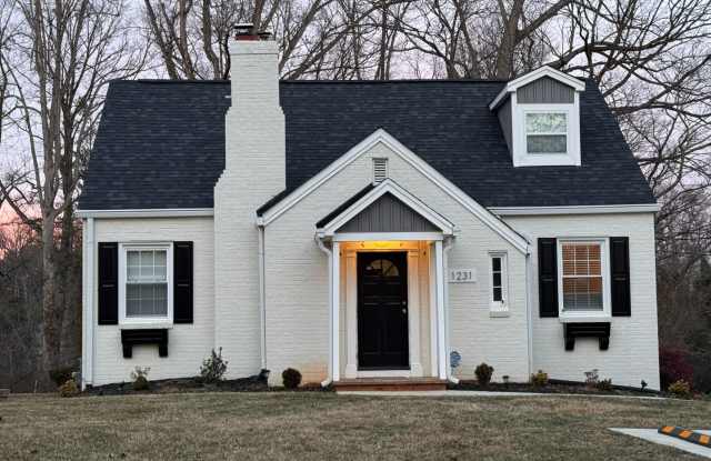1231 BROOKWOOD DR Available 6/1/2025 FURNISHED (Short/Long Term) photos photos