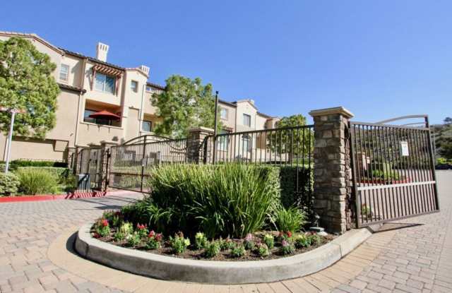 2 Bed/2.5 Bath Townhome in GATED community, just mins away from CSSM photos photos