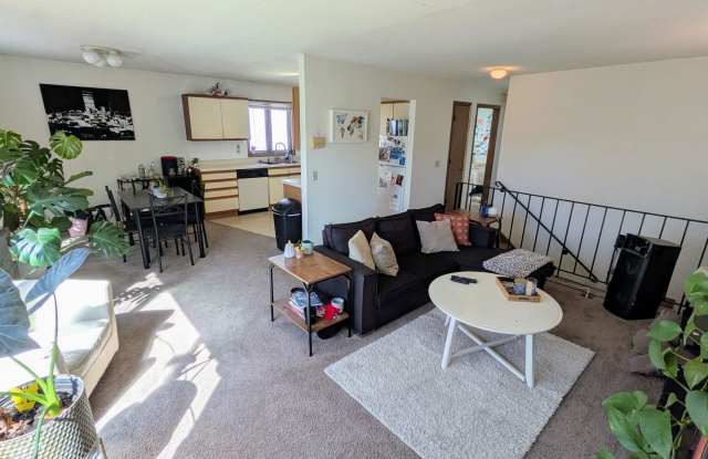 Spacious 3-Bedroom -- Available July 1st! Gallery 4