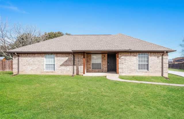 320 Edgewood Street - 320 Edgewood Drive, Krum, TX 76249