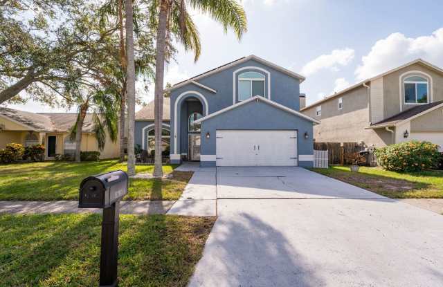 STUNNING 4-BED, 3-BATH HOME WITH SOLAR PANELS IN TAMPA, FL! - 11216 Clayridge Drive, Town 'n' Country, FL 33635