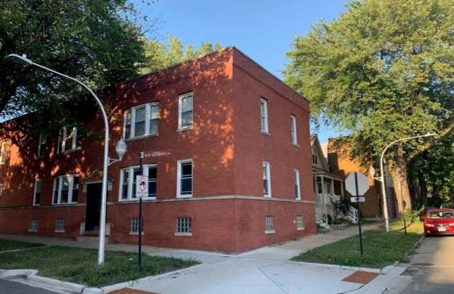 3805 N Ravenswood photos photos