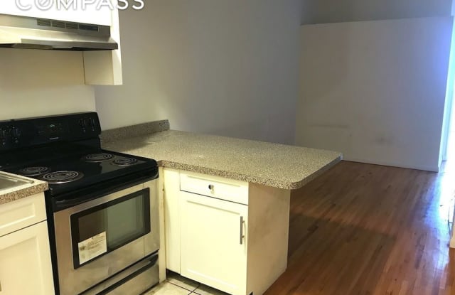 425 East 76th Street - 425 E 76th St, New York City, NY 10075