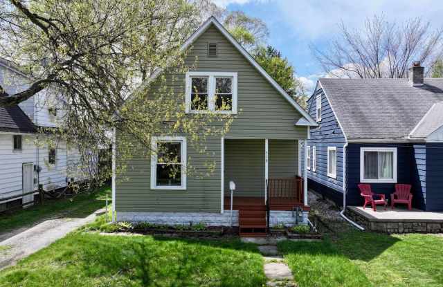 Spacious 3 Bedroom Home for Rent Near Downtown Toledo photos photos