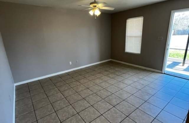 La Place 5th St photos photos