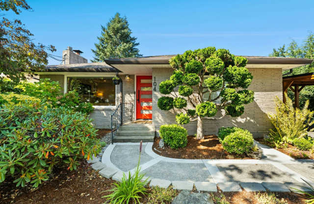 Beautiful Mid-Century Burien Home available for lease Gallery 1