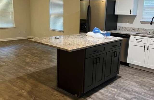 409 Lakewood Ave - 409 Lakewood Avenue, Dock Junction, GA 31520