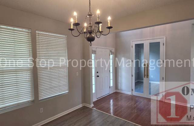 Luxury 5 bedroom, 4 bathroom Home Available NOW in KCMO!!! Gallery 3