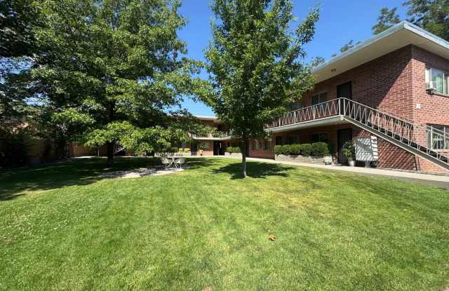 Adorable remodeled 1 bed 1 bath by the river. Lesley Reilly Property photos photos