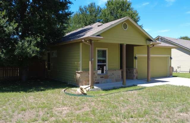 Charming Home on a Spacious Double Lot in Bastrop photos photos