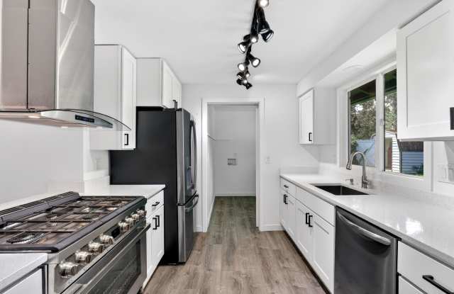 365 NE Palmblad Dr photos photos