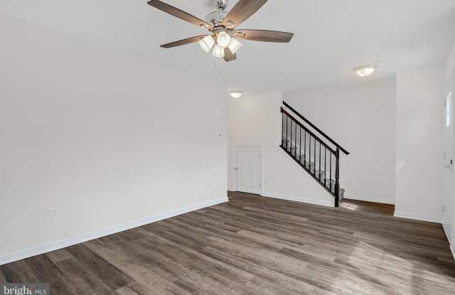 24 LAUREL WAY Gallery 4