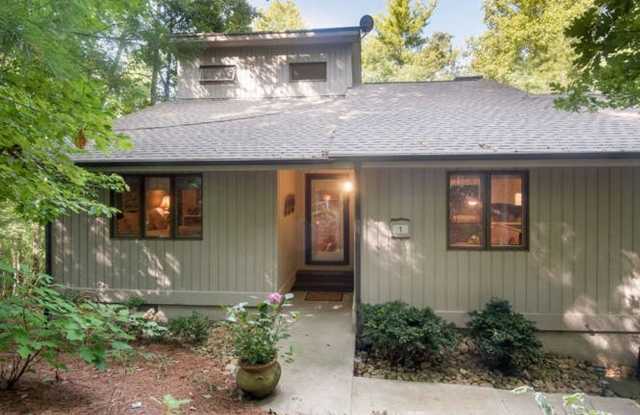 Spacious 3BR Condo in Asheville Gallery 3