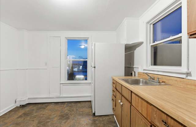 942 Lisbon St photos photos