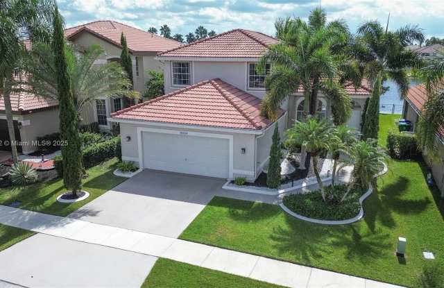 18004 SW 20th St photos photos