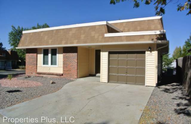 106 Pine Way - 106 Pine Way, Broomfield, CO 80020