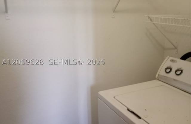 18125 NW 74th Ct Gallery 4