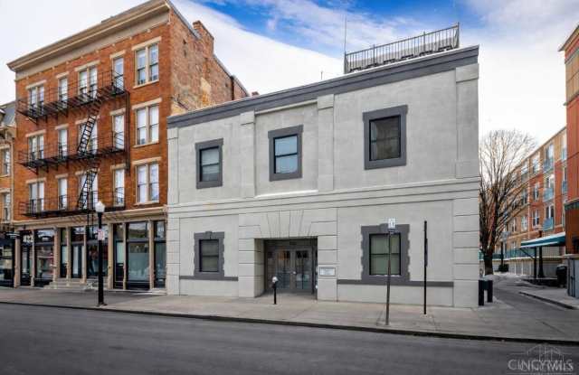 808 Elm Street Gallery 3