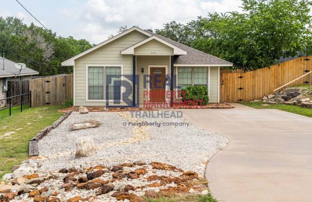 Well-Maintained Home with Large Yard and Storage Shed photos photos Well-Maintained Home with Large Yard and Storage Shed photos photos