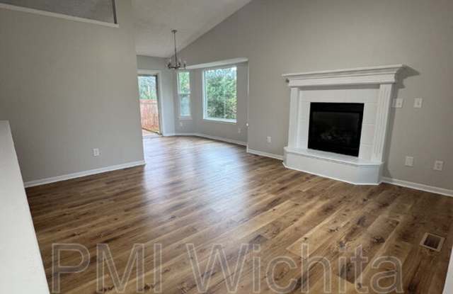 5102 North Blackhawk Street Gallery 4
