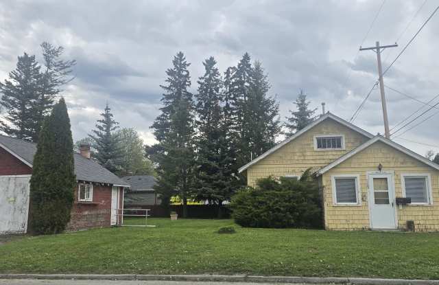 827 4th St W photos photos