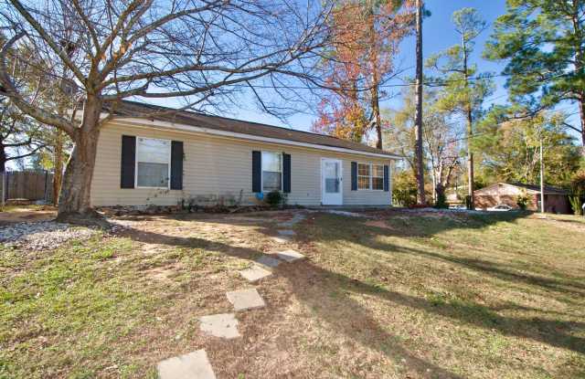 Comfortable Opelika Home — Convenient Location photos photos