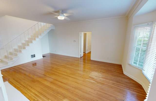 Olympic Blvd Apartments...REMODELED TWO BEDROOM APARTMENT with Garage…Carthay Circle Area, Great Location! CALL NOW! Gallery 2