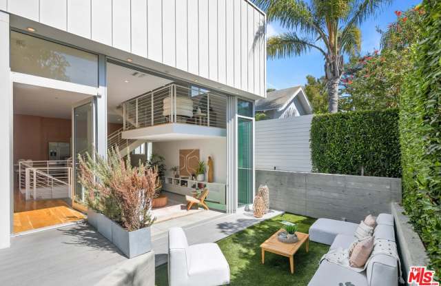 338 Rennie Ave - 338 Rennie Avenue, Los Angeles, CA 90291