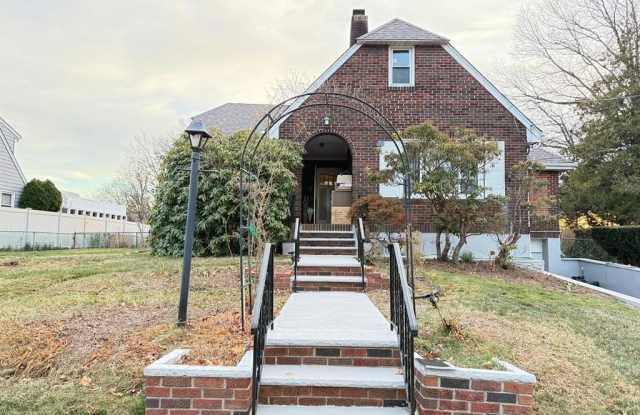 272 Frances Street 2 photos photos