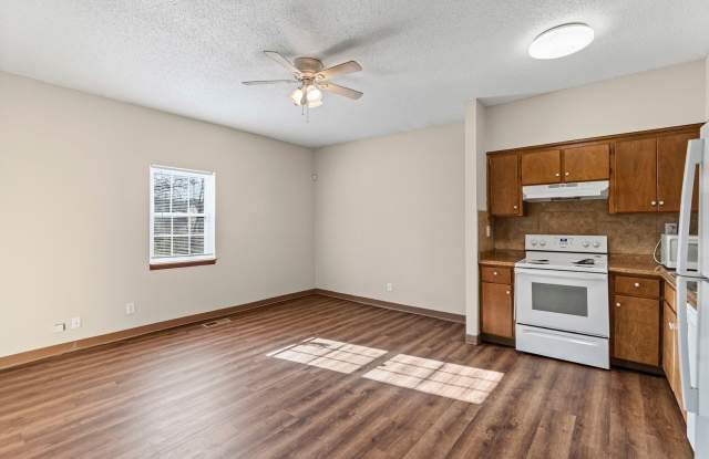 Adorable Home Walking Distance to KU Med & 39th Street Gallery 3