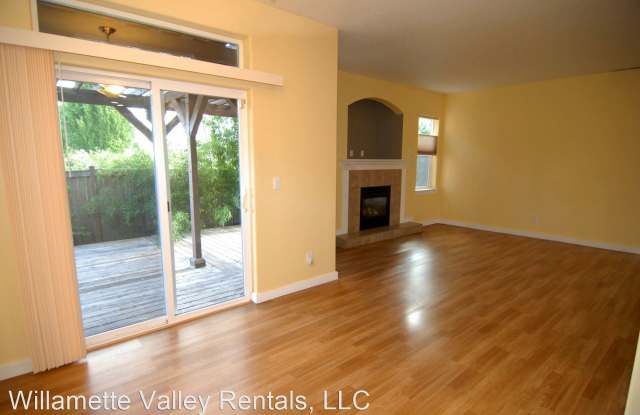 3904 Bentley Dr NE Gallery 4