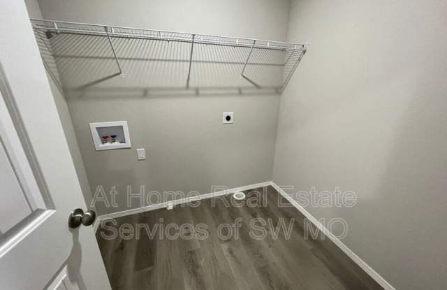 204 Hickory Hills Gallery 4