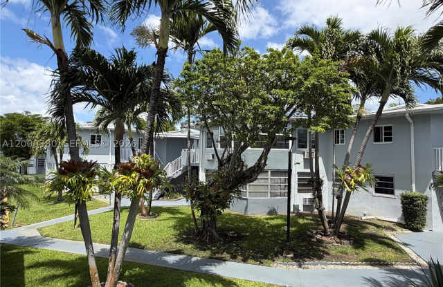 1701 NE Miami Gardens Dr photos photos