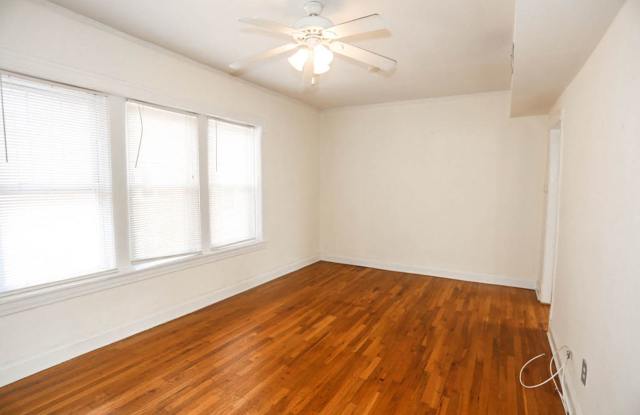 3521-29 1/2 N Broadway photos photos