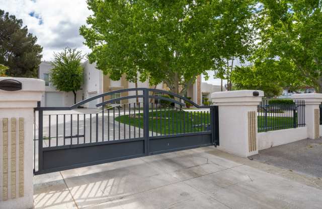 3860 Hildebrand Ln - 3860 Hildebrand Lane, Paradise, NV 89121