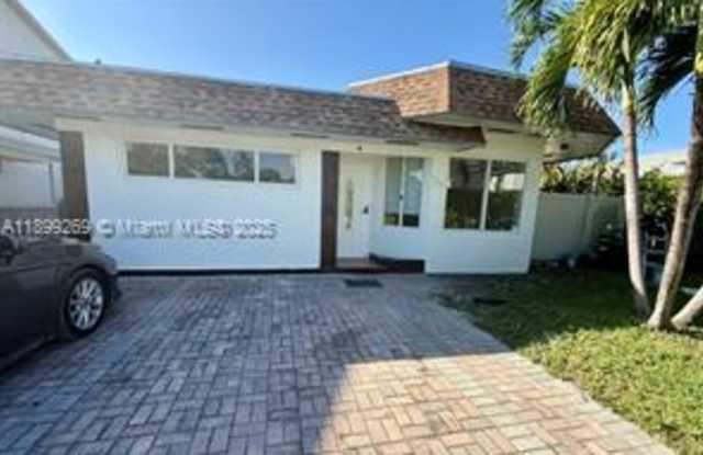 716 Ne 7th St - 716 Northeast 7th Street, Fort Lauderdale, FL 33304 716 Ne 7th St - 716 Northeast 7th Street, Fort Lauderdale, FL 33304