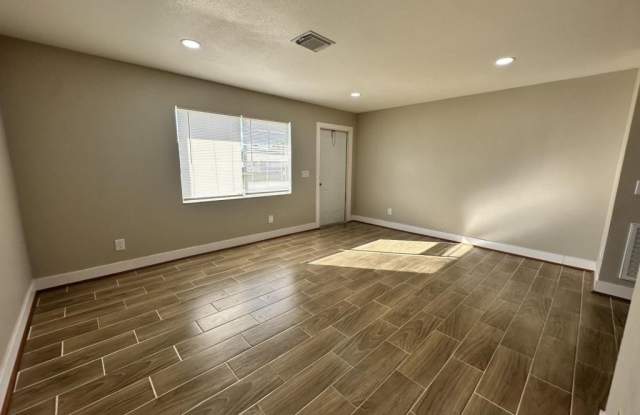 127 Gordon Avenue S Gallery 4