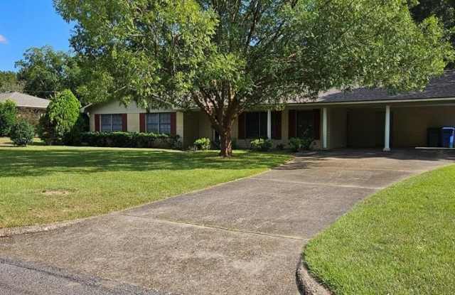 1511 Shrewsbury - 1511 Shrewsbury Drive, Dothan, AL 36301 1511 Shrewsbury - 1511 Shrewsbury Drive, Dothan, AL 36301